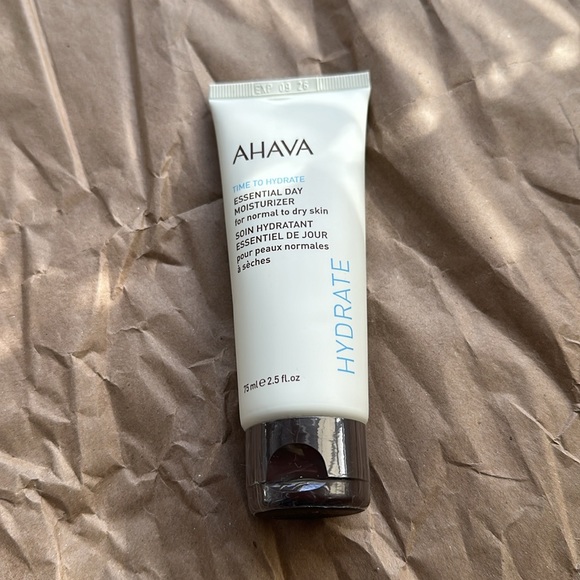 AHAVA Essential Day Moisturizer - Normal To Dry Skin - 75 ml - Picture 2 of 3
